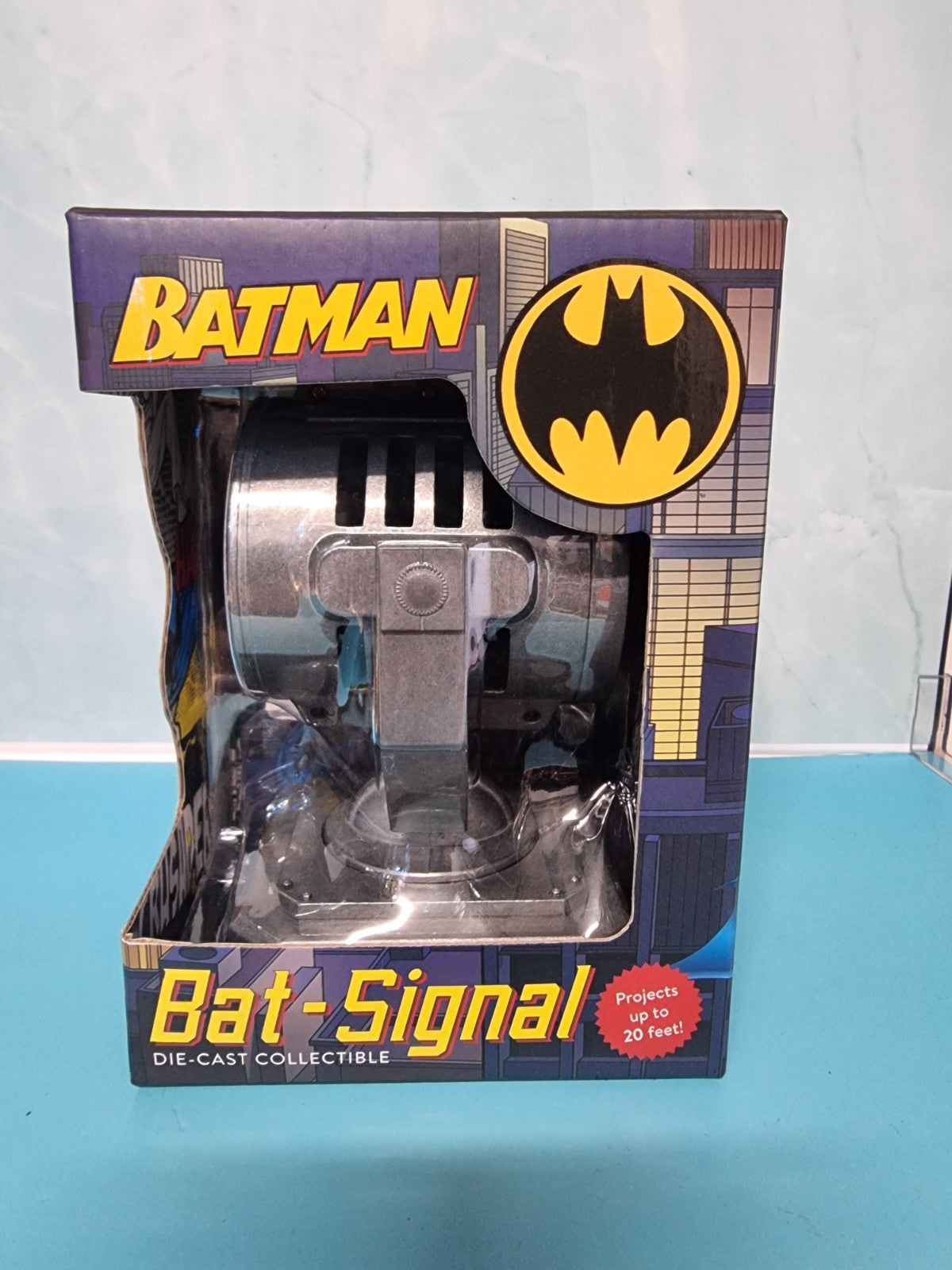 Batman Bat Signal Projector Lamp Die-Cast Replica DC Comics Collectible + Book