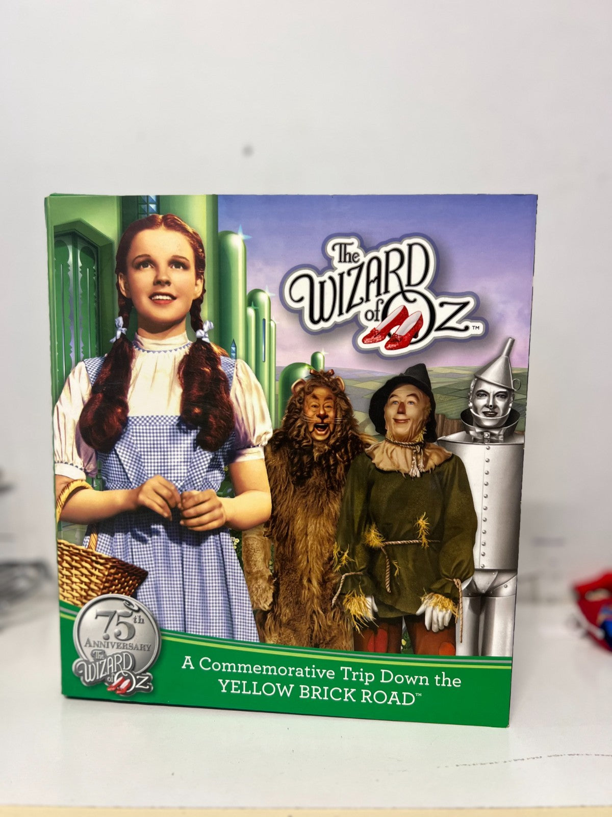 The Wizard Of Oz -A Commemorative Trip Down The Yellow Brick Road Set