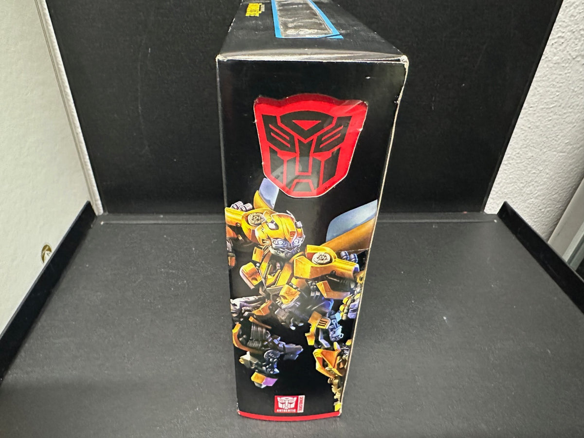 Hasbro Transformers Studio Series 15 Bumblebee Deluxe Class Original Package