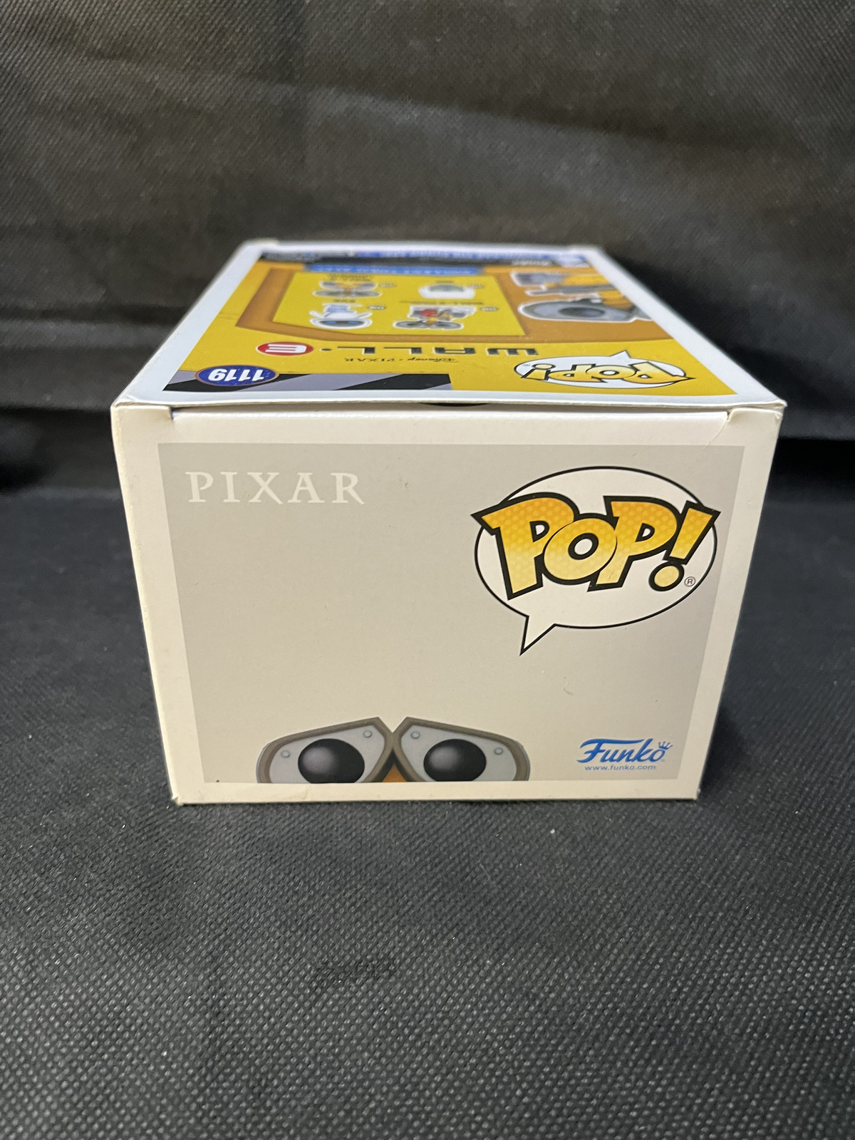 Funko Pop Disney WALL-E Charging WALL-E  #1119  Specialty Series