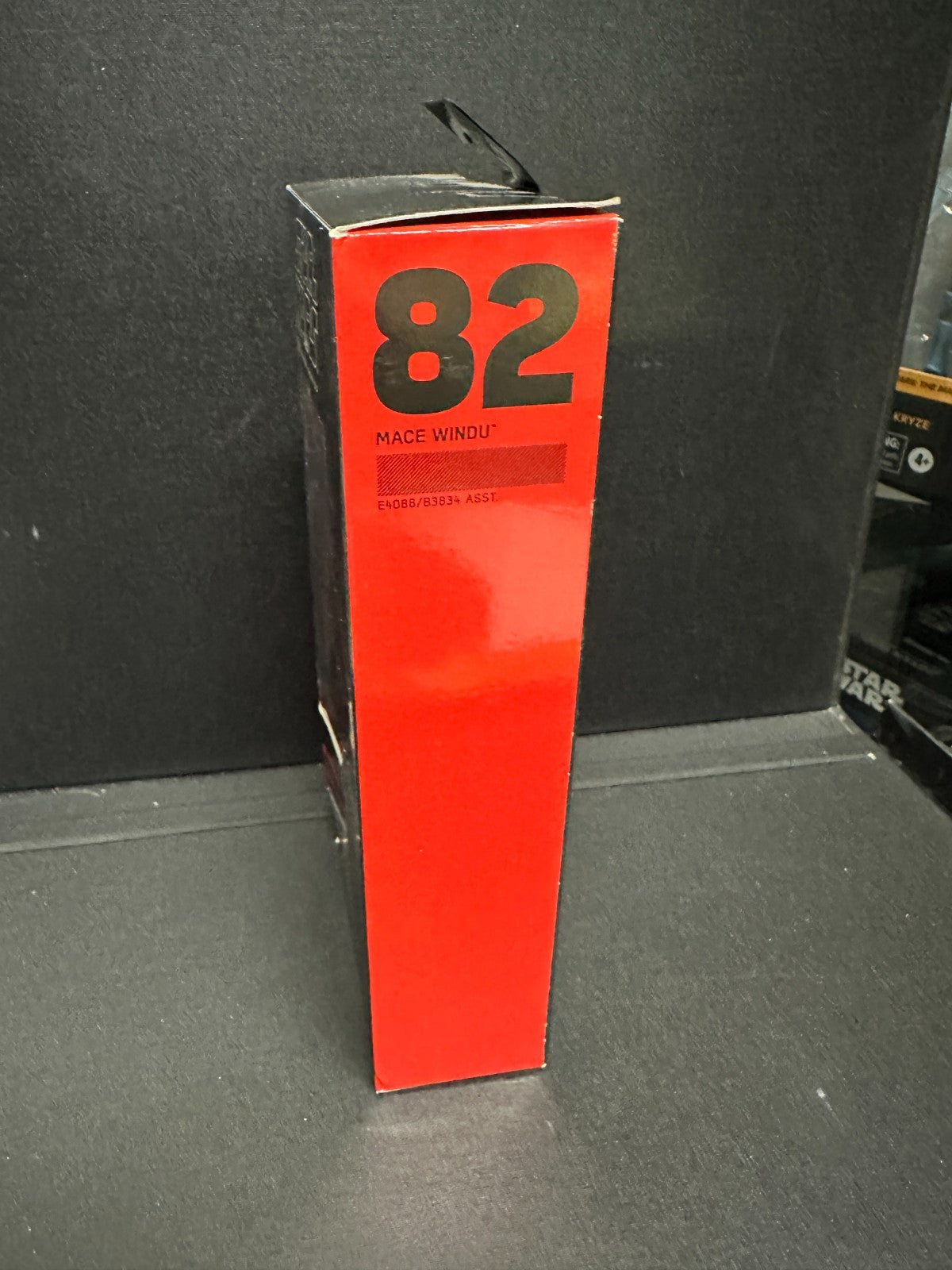 Star Wars The Black Series Mace Windu #82 6 inch Action Figure (damaged box)