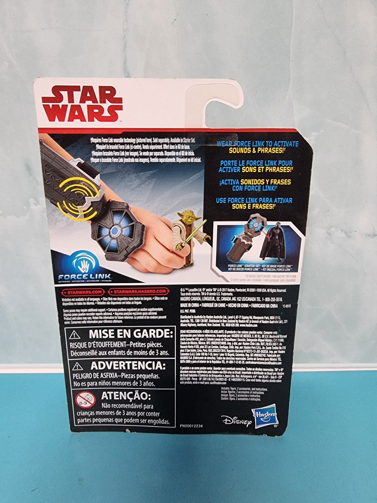 Star Wars Force Link Collection YODA 3.75” Action Figure (Packing has wear)