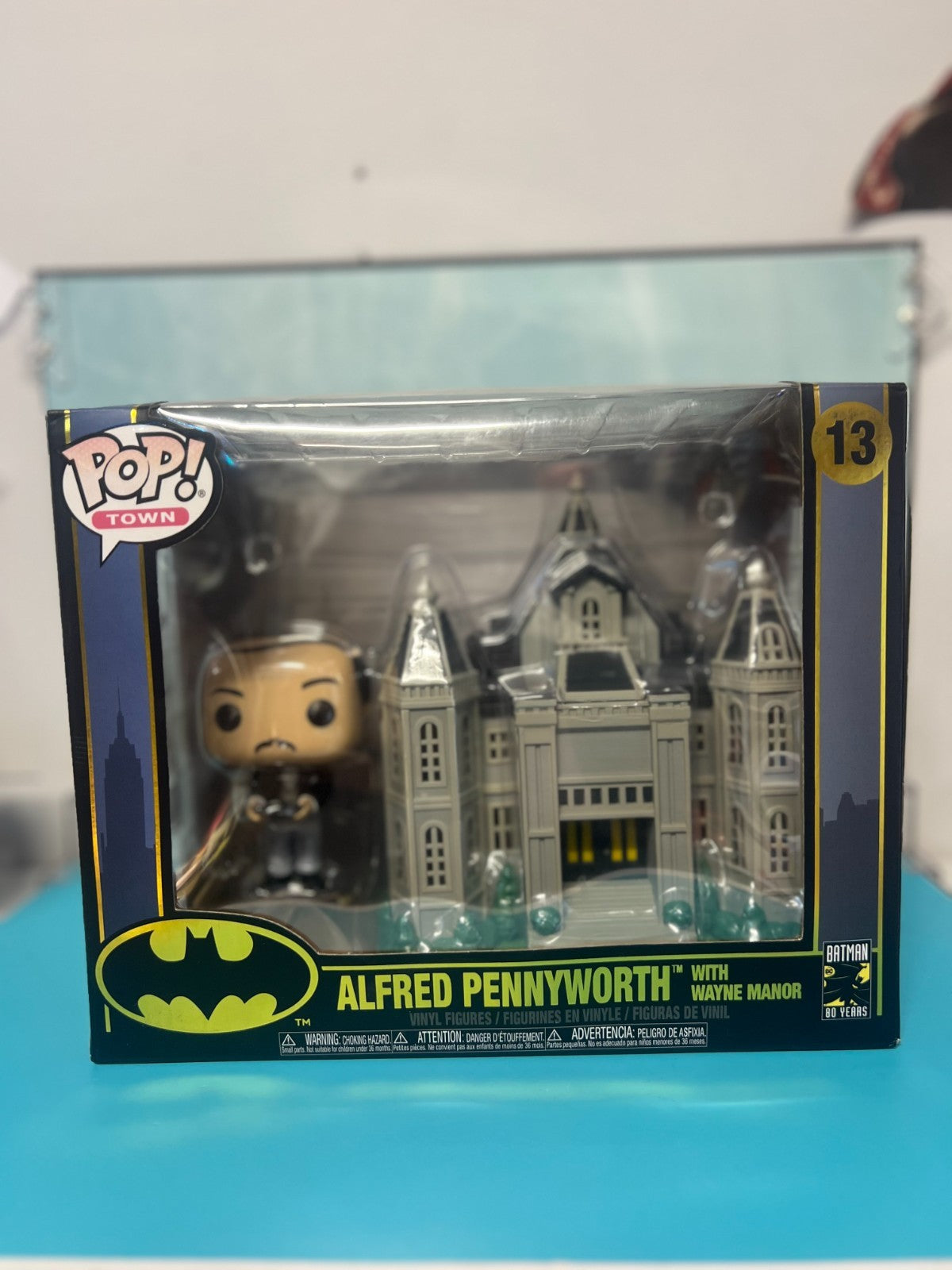 Funko Pop! Town: DC Universe - Alfred Pennyworth with Wayne Manor #13