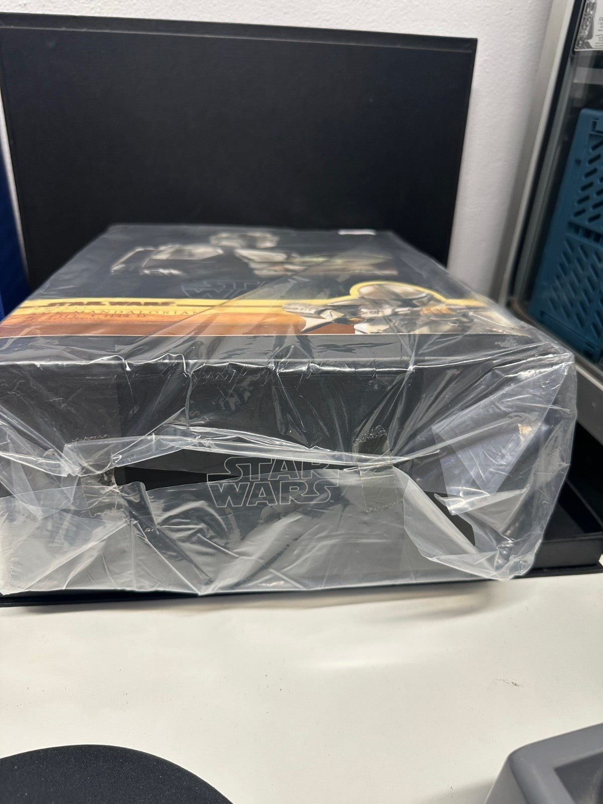 Hot Toys TMS015 The Mandalorian & The Child Deluxe 1/6 Scale