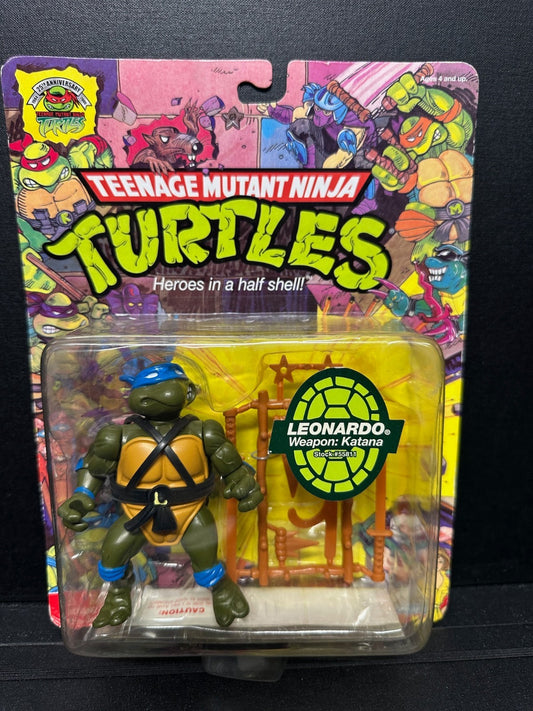 Playmates  Teenage Mutant Ninja Turtles Leonardo 25th Anniversary Figure