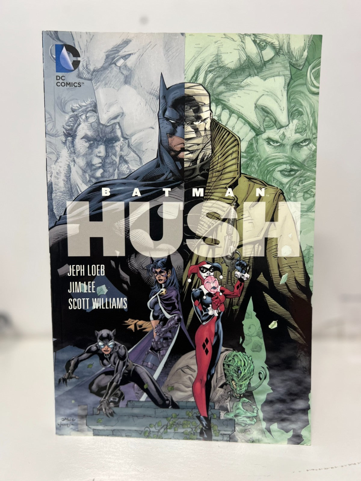 BATMAN / HUSH - DC Comics Book Graphic Novel 2009