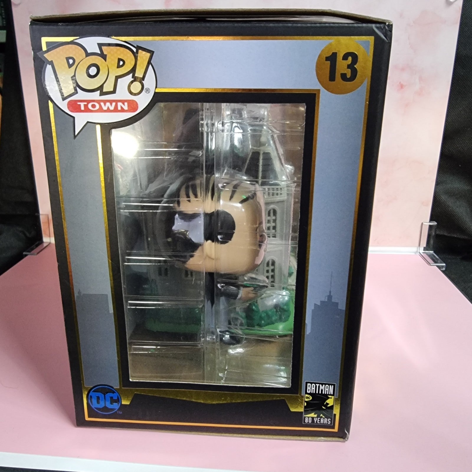 Funko Pop! Town: DC Universe - Alfred Pennyworth with Wayne Manor #13