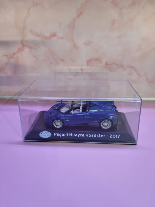 Pagani Huayra Roadster year 2017 blue carbon 1:43 Altaya