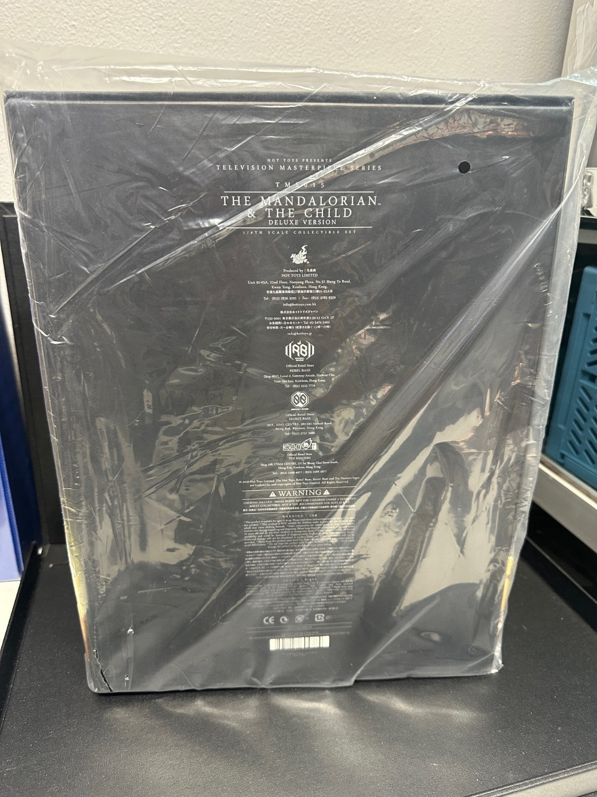 Hot Toys TMS015 The Mandalorian & The Child Deluxe 1/6 Scale