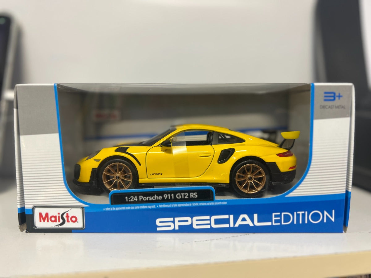 Porsche 911 GT2 RS 1:24 Scale Maisto Yellow Diecast Model Car 31523 NEW IN BOX