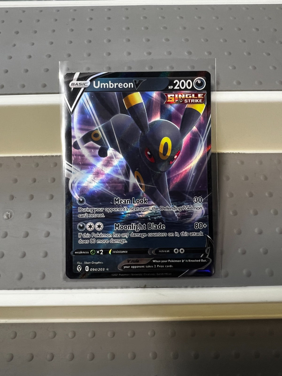 Pokémon TCG Umbreon V Evolving Skies 094/203 Holo Ultra Rare