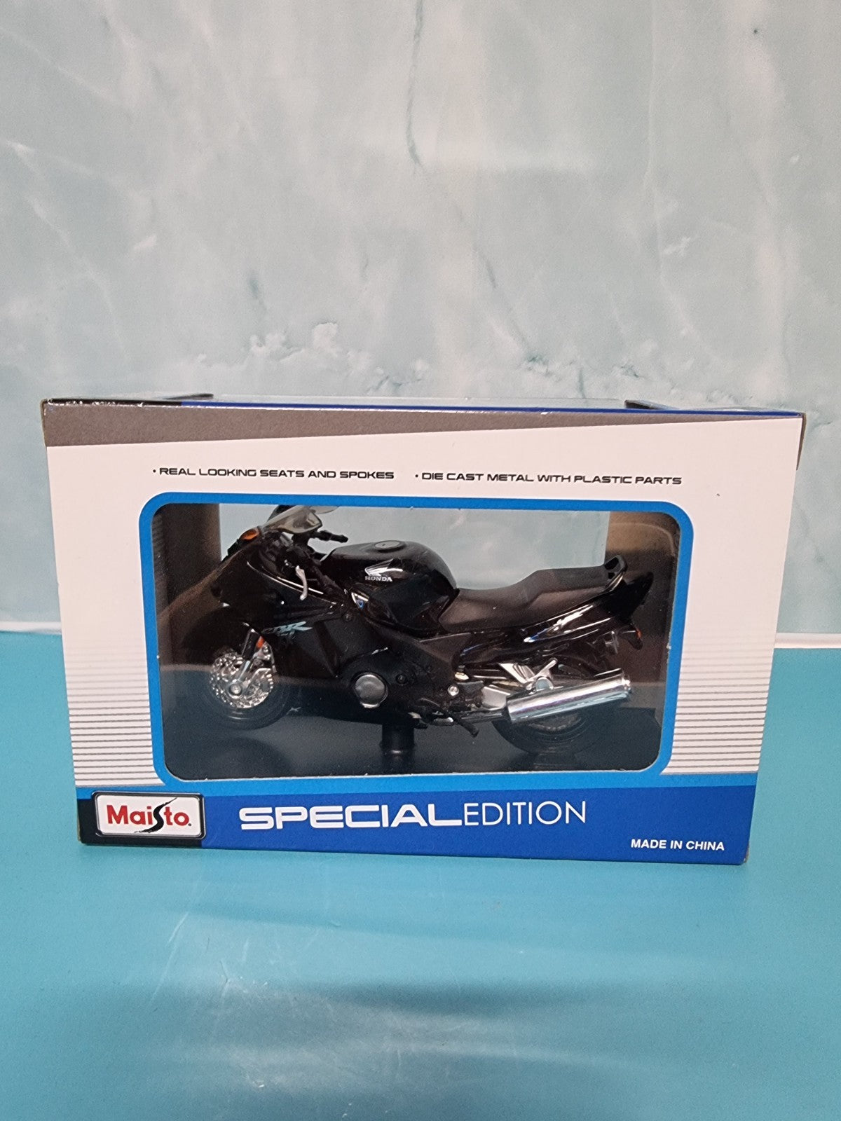 Honda CBR 1100 XX Super Backbird - Maisto Moto 1:18 - MA03140BK