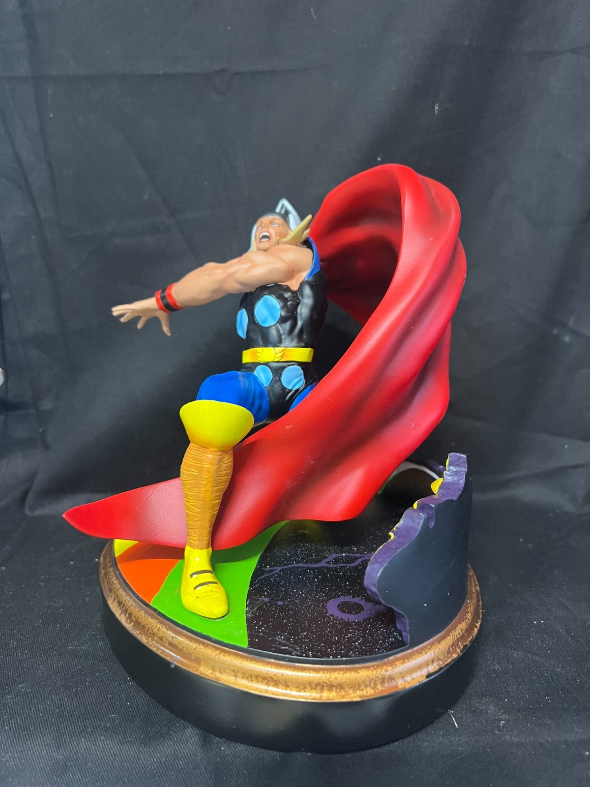 Diamond Select Premier Collection The Mighty Thor Resin Statue #720/3000