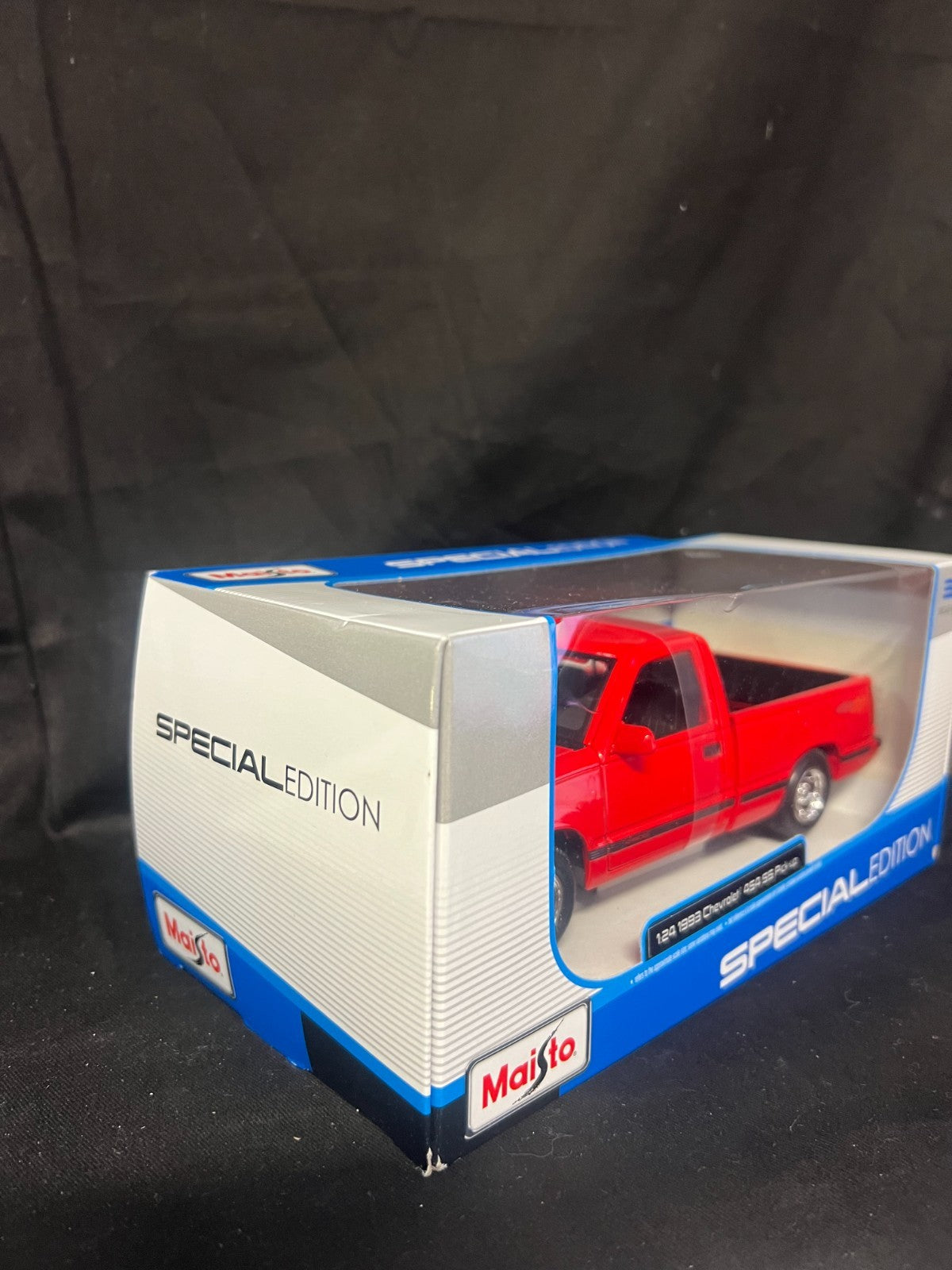 1993 Chevrolet 454 SS Pickup Truck Red 1/24 Diecast Model Car by Maisto