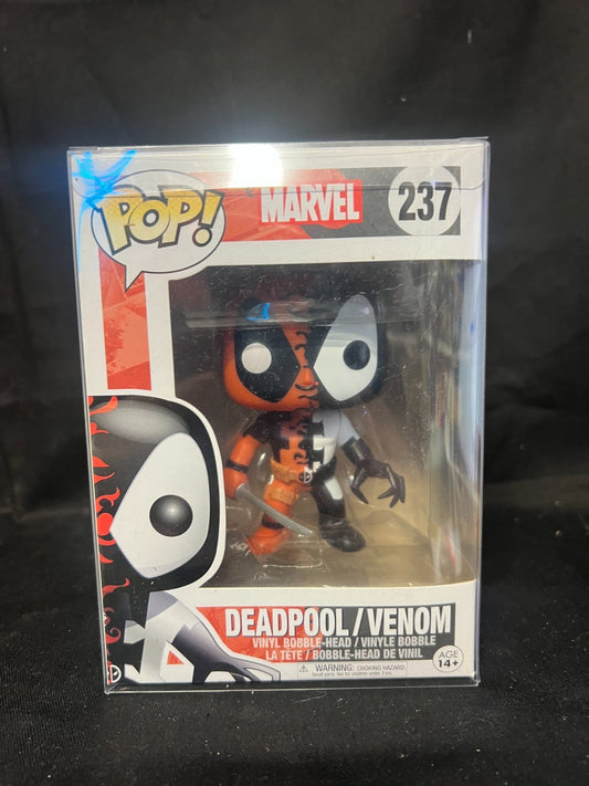 Funko Pop - Marvel Deadpool/Venom #237 (Vaulted)