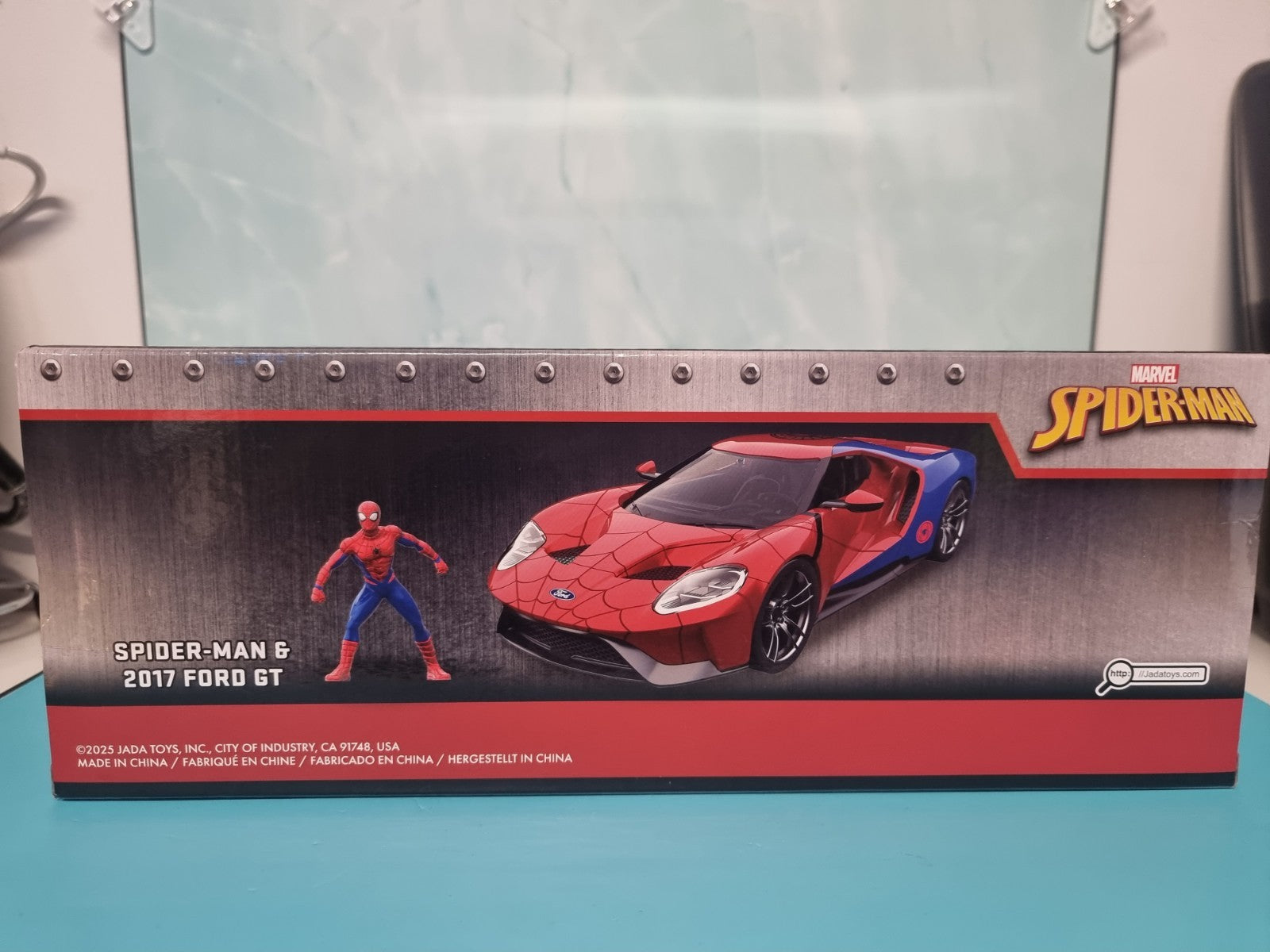 Marvel Avengers 2017 Ford GT w Spider-Man figure Jada Diecast Toy Car 1:24