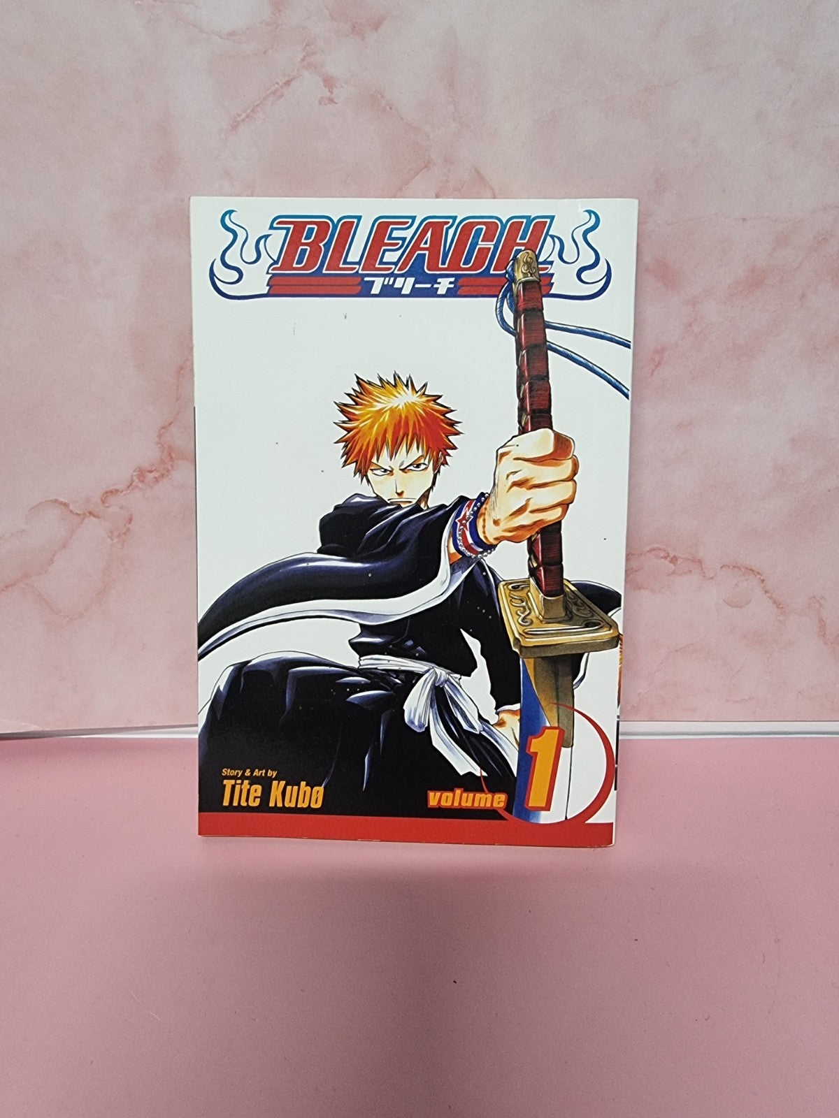 Bleach, Vol. 1, Volume 1: Strawberry and the Soul Reapers by Tite Kubo
