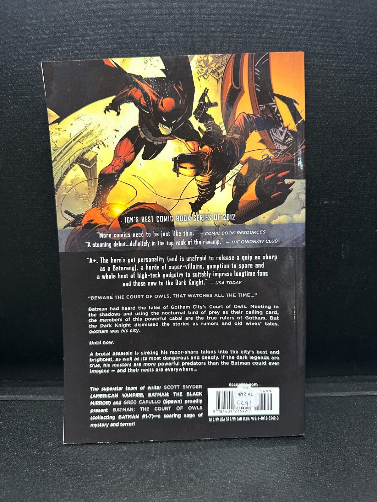 DC Comics Batman Volume 1 The Court of Owls Graphic Novel