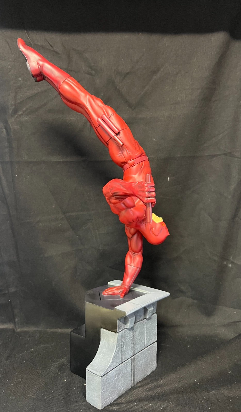 Hard Hero DAREDEVIL Red Costume Statue  348/1000 dare devil