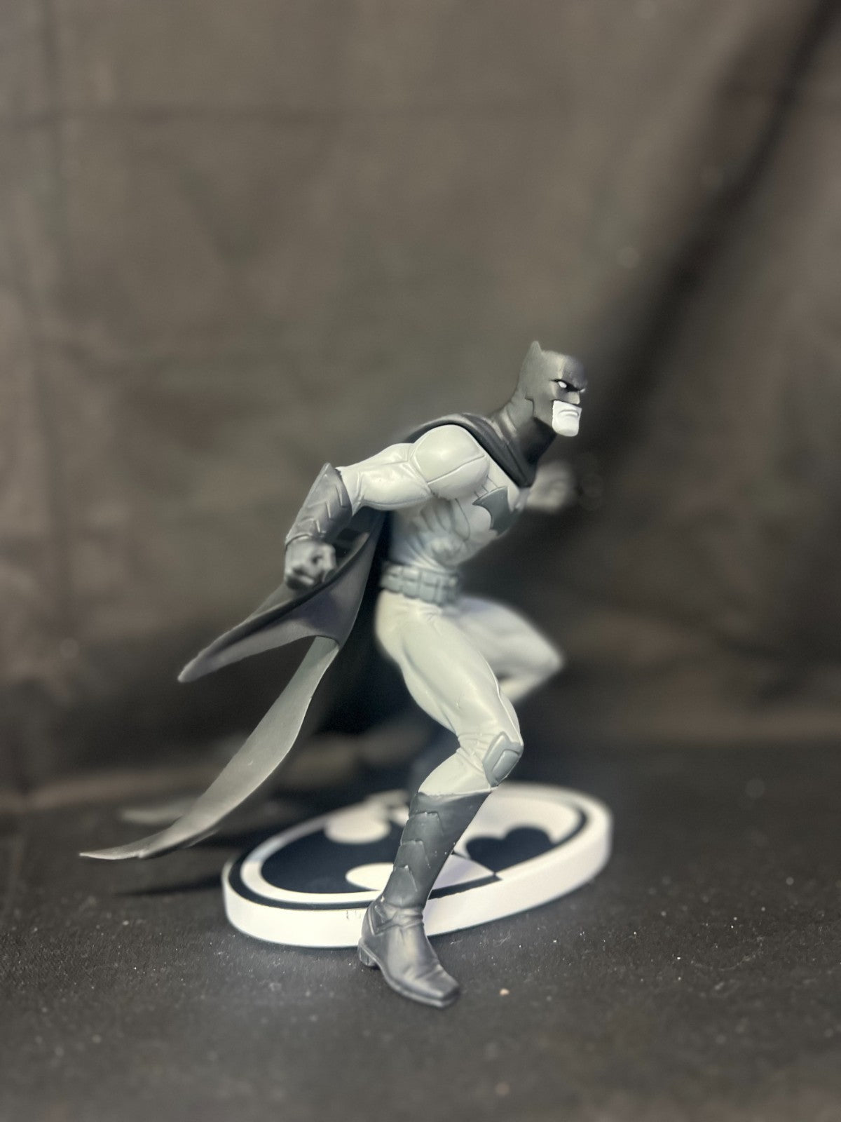 DC COLLECTIBLES BATMAN BLACK & WHITE STATUE GREG CAPULLO NEW 52 - SECOND EDITION