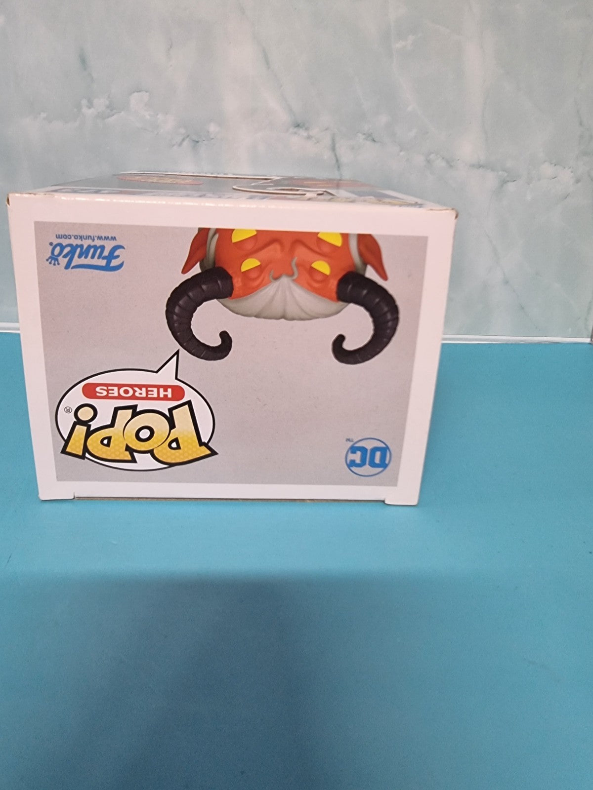 FUNKO POP  2023 SDCC JUSTICE LEAGUE DC TRIGON EXCLUSIVE #473