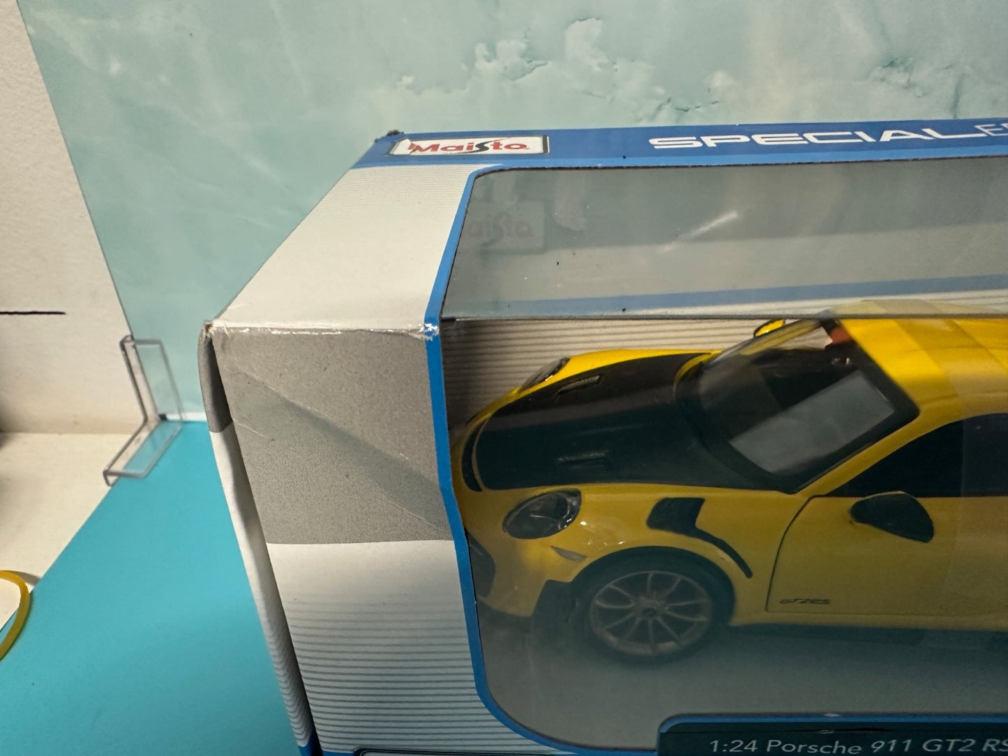 Maisto Special Edition Porsche 911 GT2 RS 1:24 Scale Diecast Model