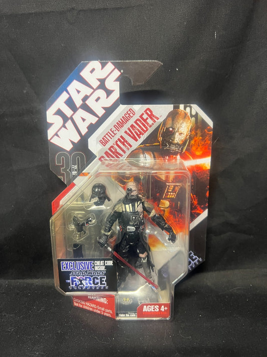 STAR WARS - HASBRO - THE FORCE UNLEASHED - BATTLE DAMAGED DARTH VADER