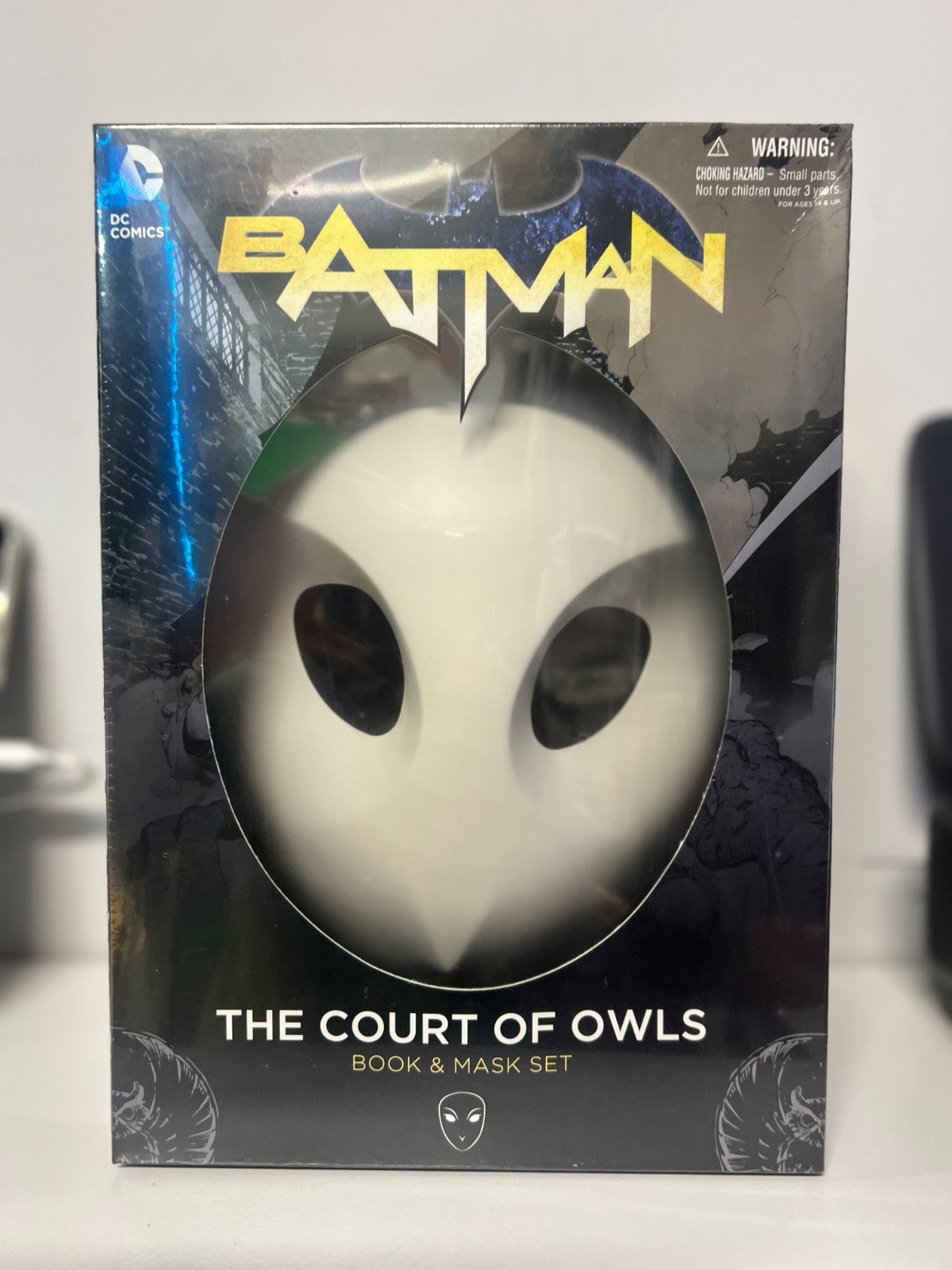 Batman: The Court of Owls Mask - Product Bundle, by Snyder Scott - in plastic