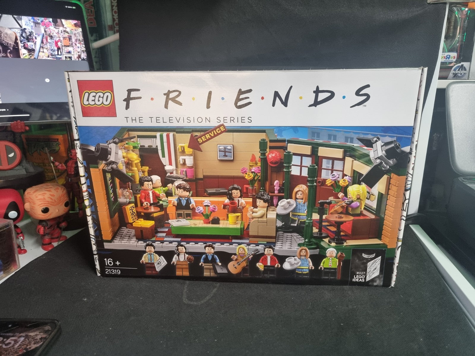 LEGO Ideas: Friends Central Perk (21319) #027 Set The TV Series