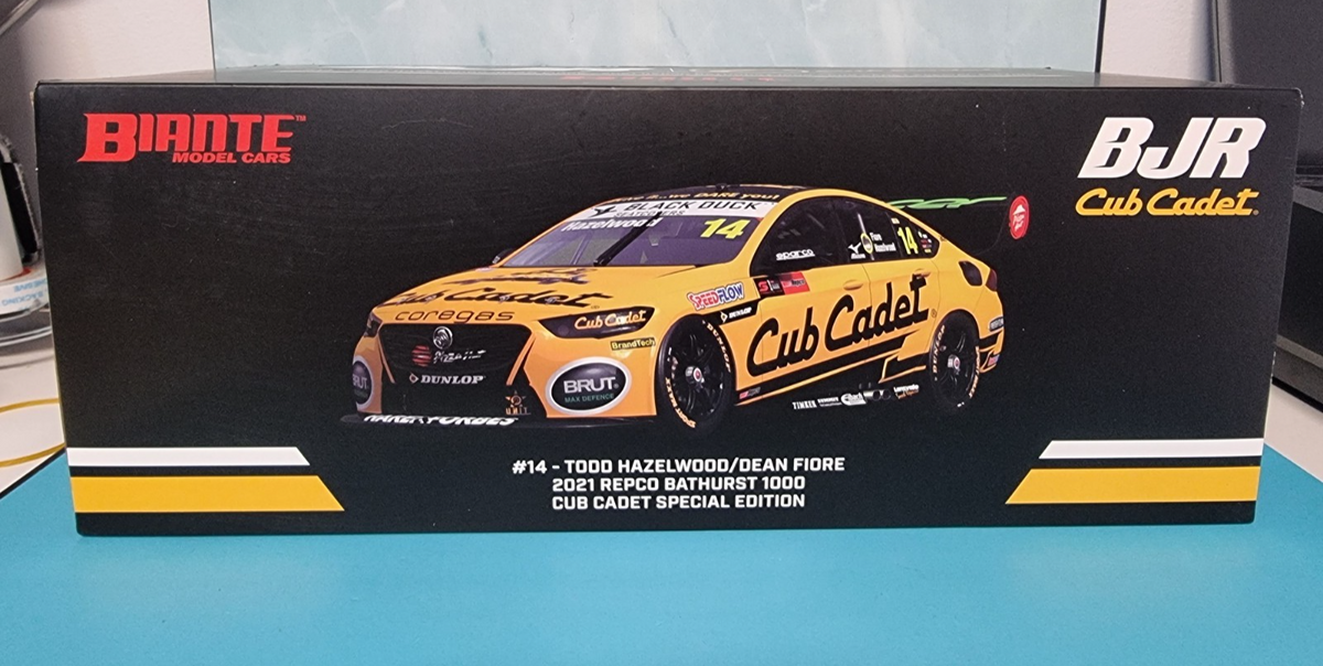 Biante 1/18 Holden ZB Commodore - Bjr Cub Cadet Mowers - Hazelwood/Fiore #14