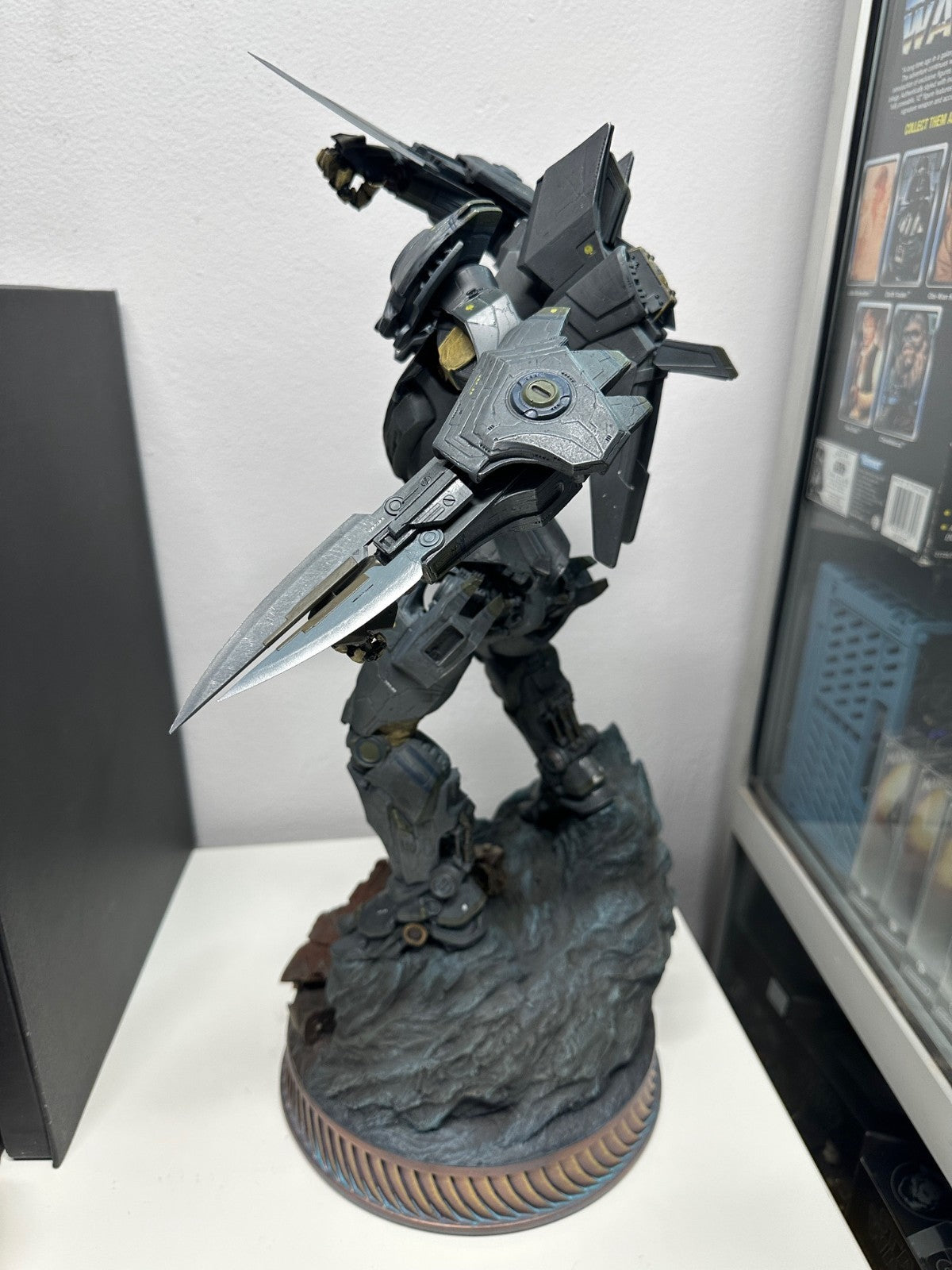 Sideshow Collectibles - Pacific Rim STRIKER EUREKA Statue
