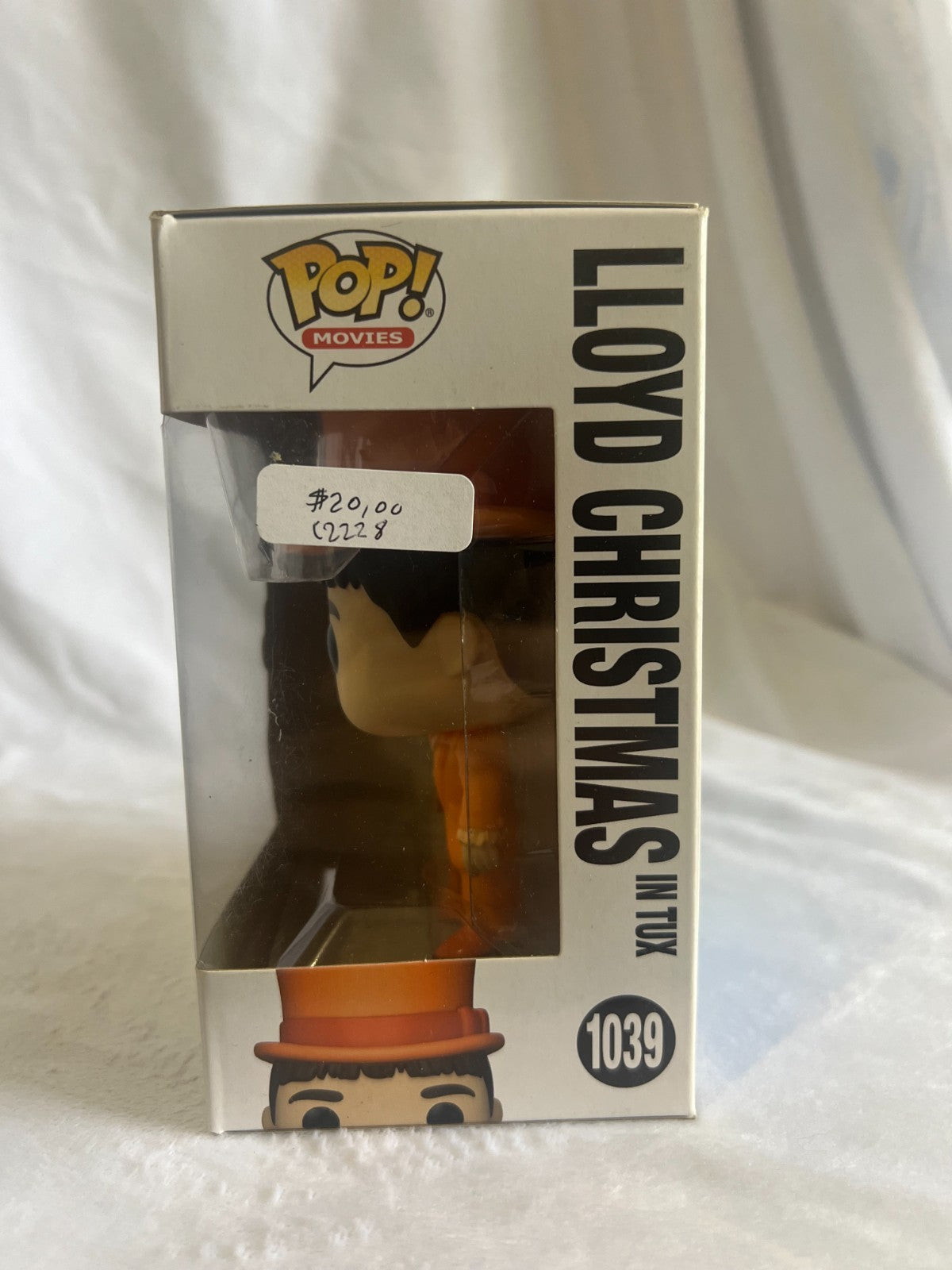 FUNKO POP DUMB AND DUMBER LLOYD CHRISTMAS TUX #1039 VINYL FIGURE