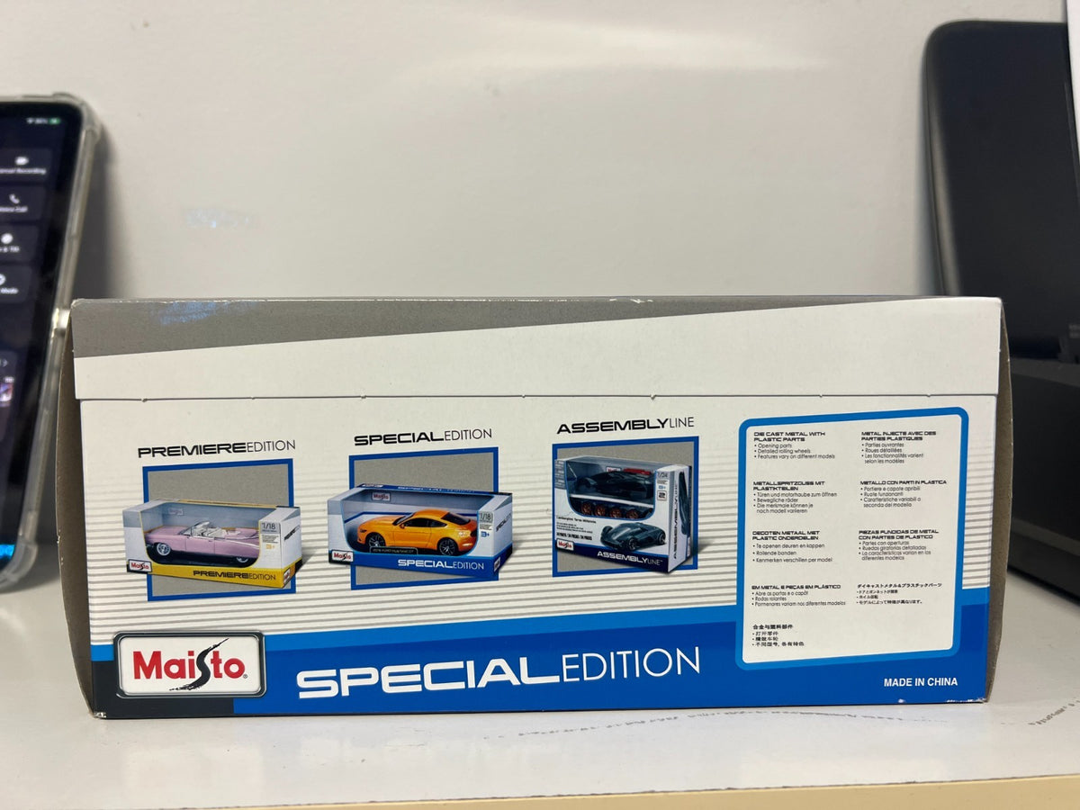 Porsche 911 GT2 RS 1:24 Scale Maisto Yellow Diecast Model Car 31523 NEW IN BOX