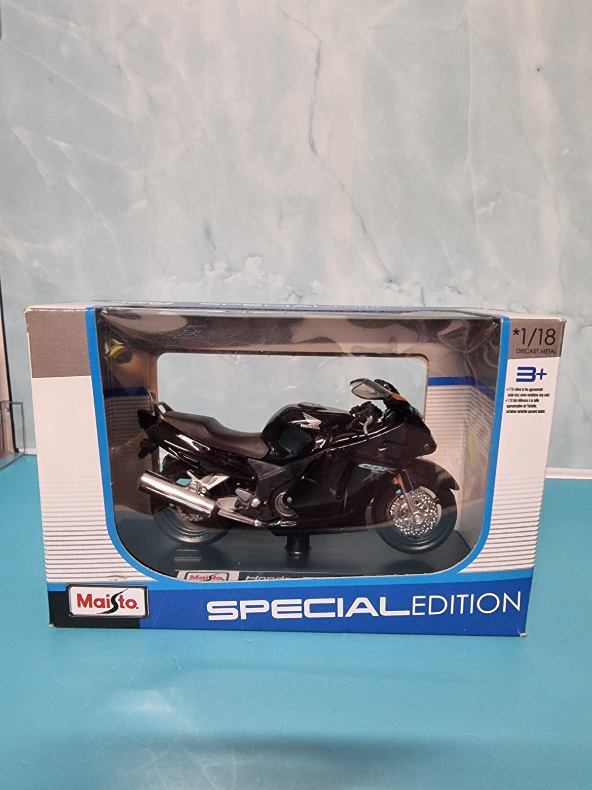 Honda CBR 1100 XX Super Backbird - Maisto Moto 1:18 - MA03140BK
