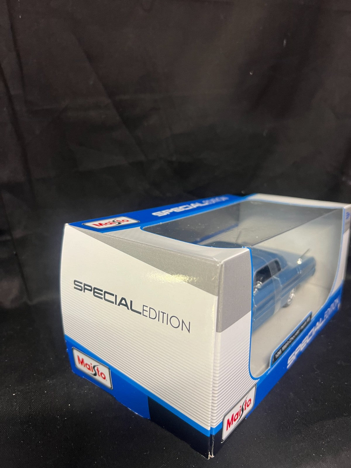 Maisto 1964 Chevy Impala SS in Blue 1/26 (1/24)