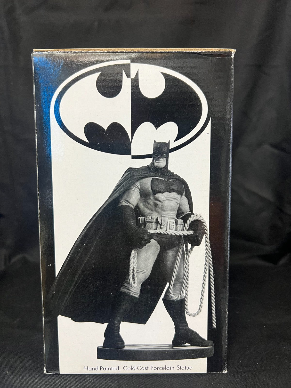 DC COLLECTIBLES BATMAN BLACK & WHITE STATUE BY FRANK MILLER SECOND EDITION