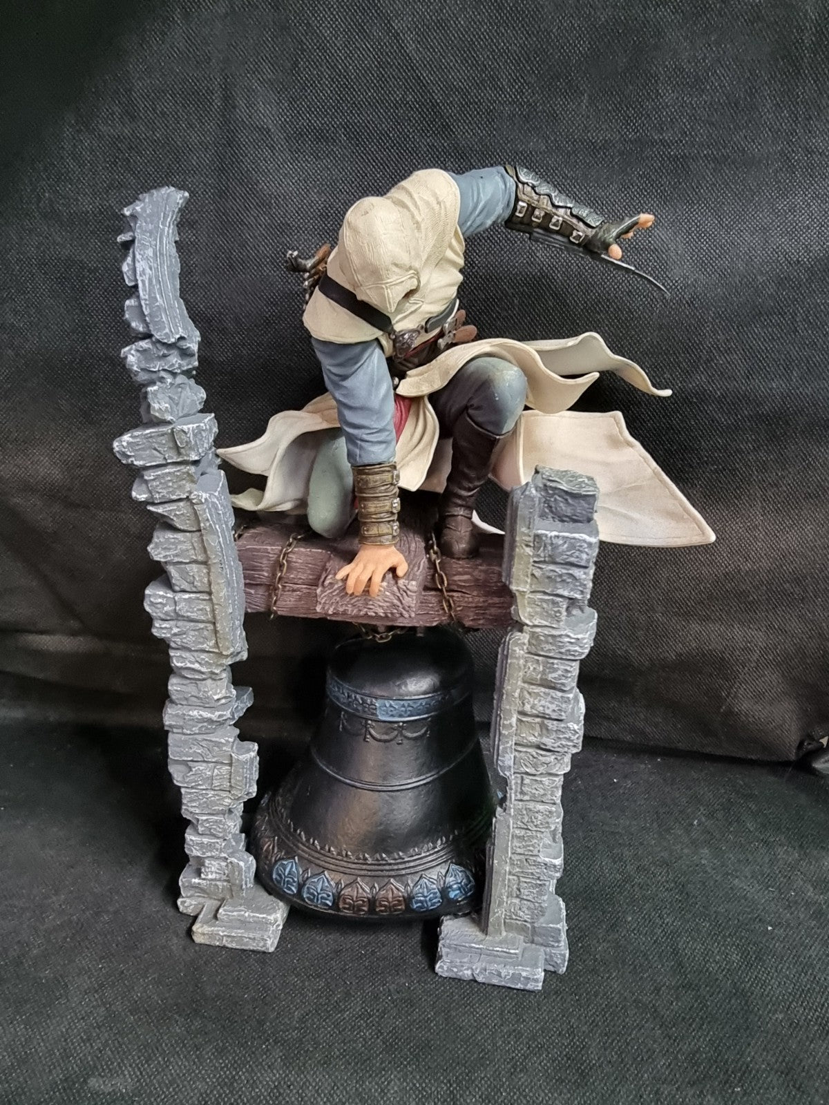 The Legendary Assassin's Creed Altair Statue Action Figures Ubisoft
