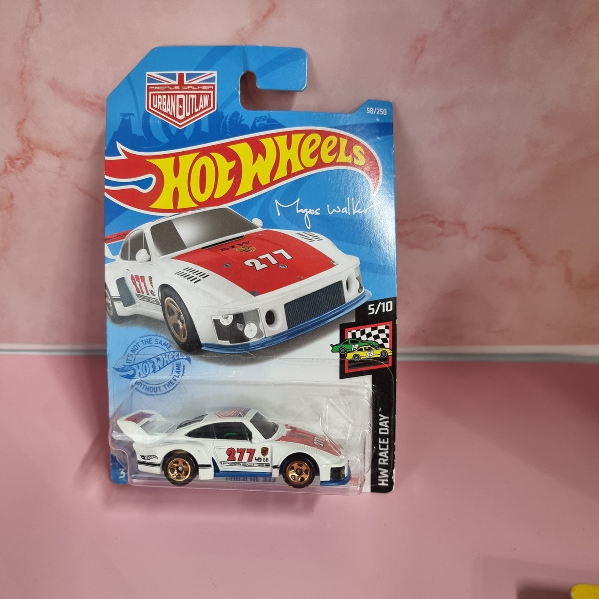 Hot Wheels 2018 Retro Racer 9/10 White '71 Porsche 911 Magnus Walker Edition
