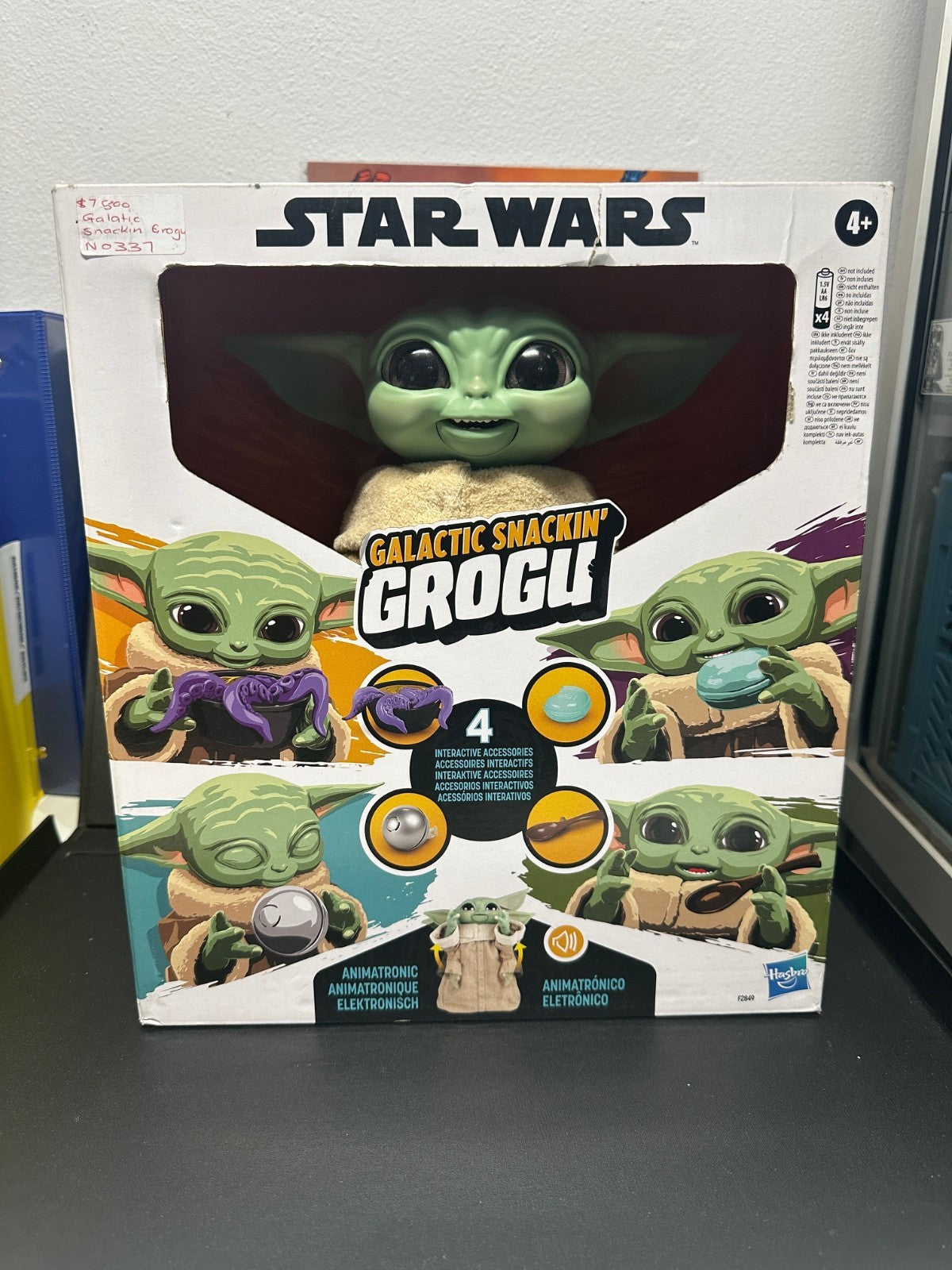 STAR WARS - The Mandalorian Galactic Snackin' Grogu Animatronic Toy