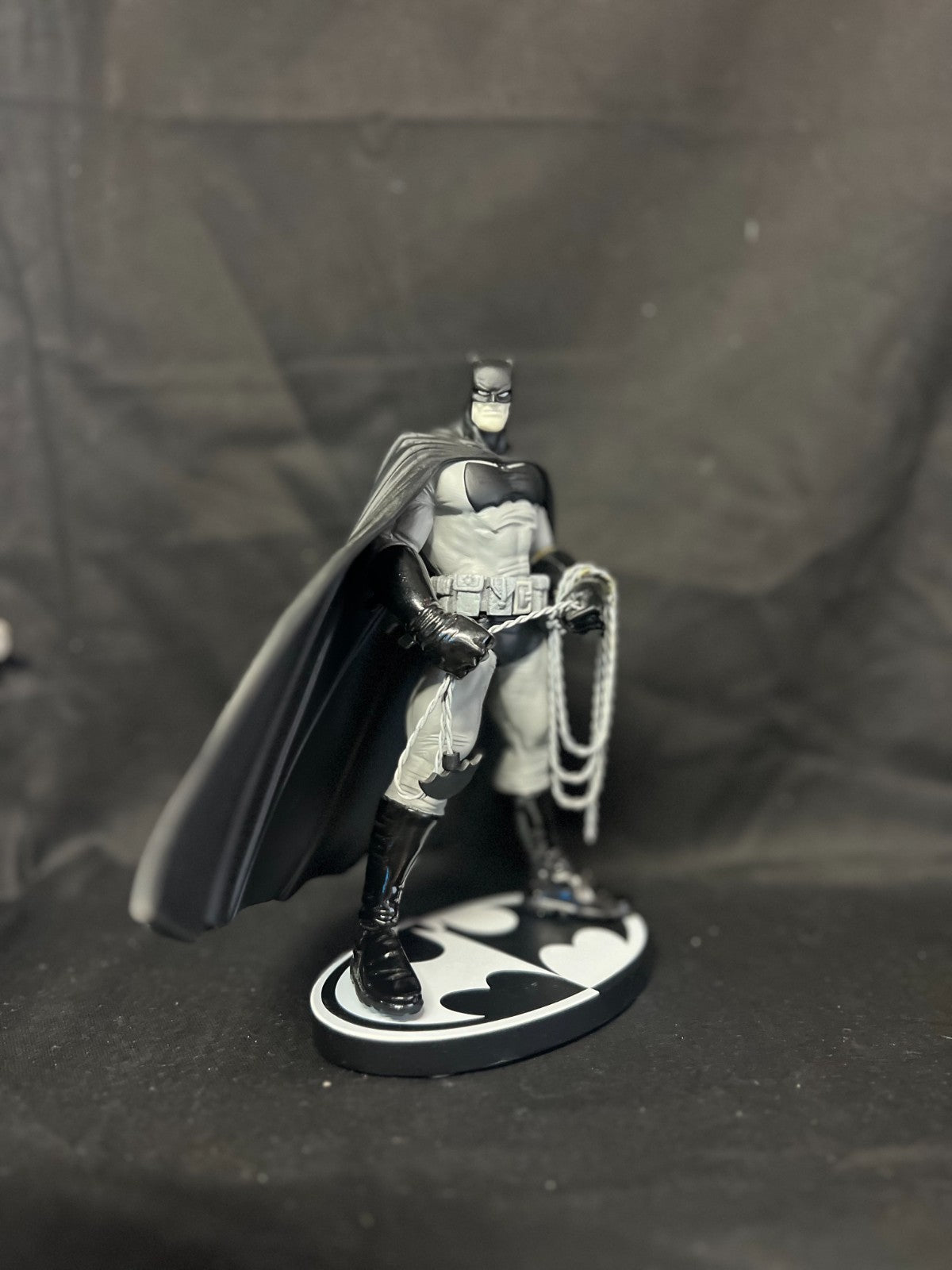 DC COLLECTIBLES BATMAN BLACK & WHITE STATUE BY FRANK MILLER SECOND EDITION