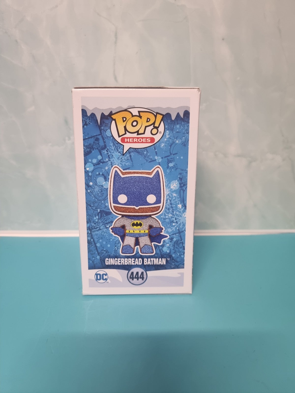 Funko Pop! DC Gingerbread Batman #444 Diamond Glitter Special Edition