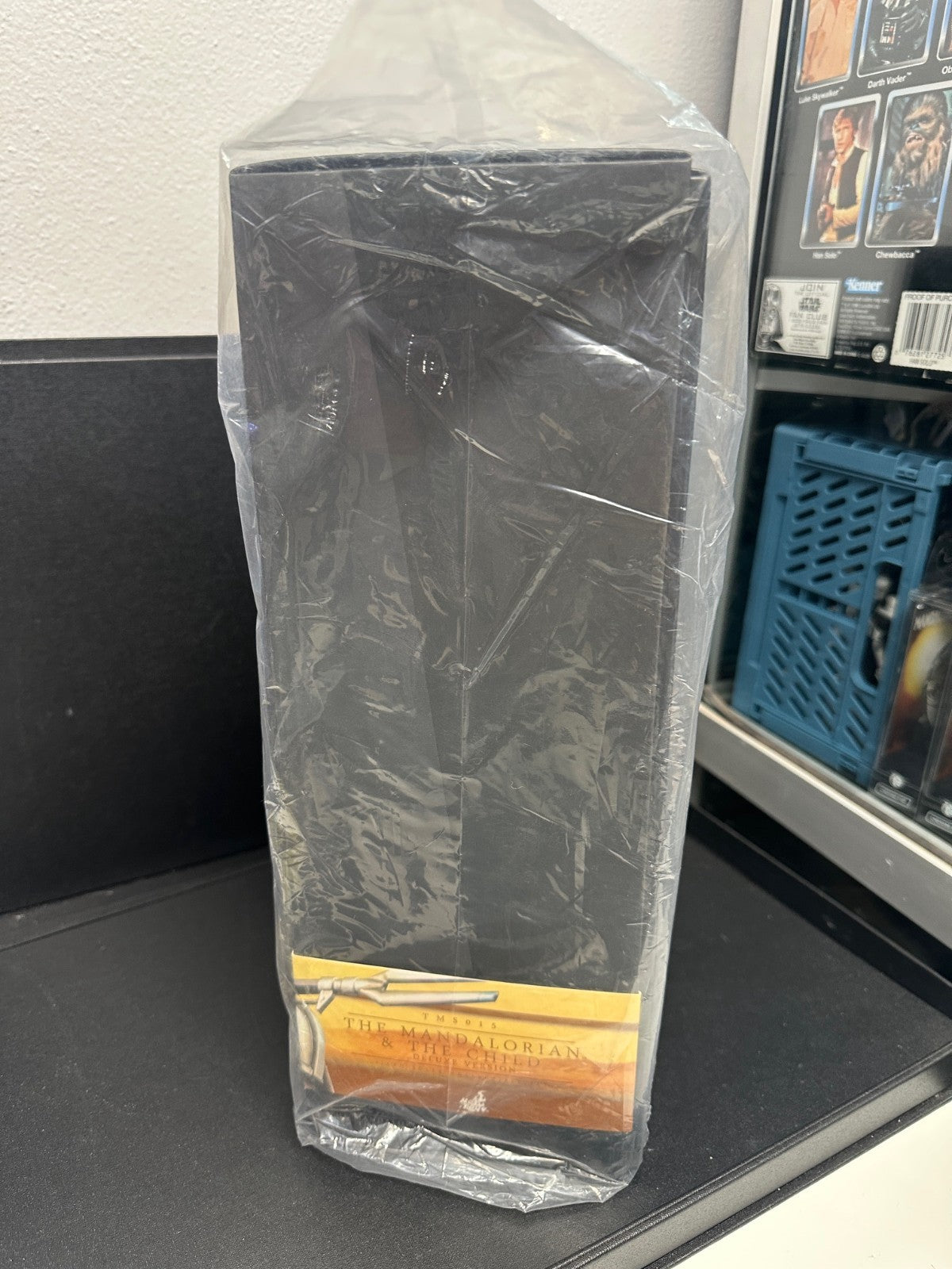 Hot Toys TMS015 The Mandalorian & The Child Deluxe 1/6 Scale