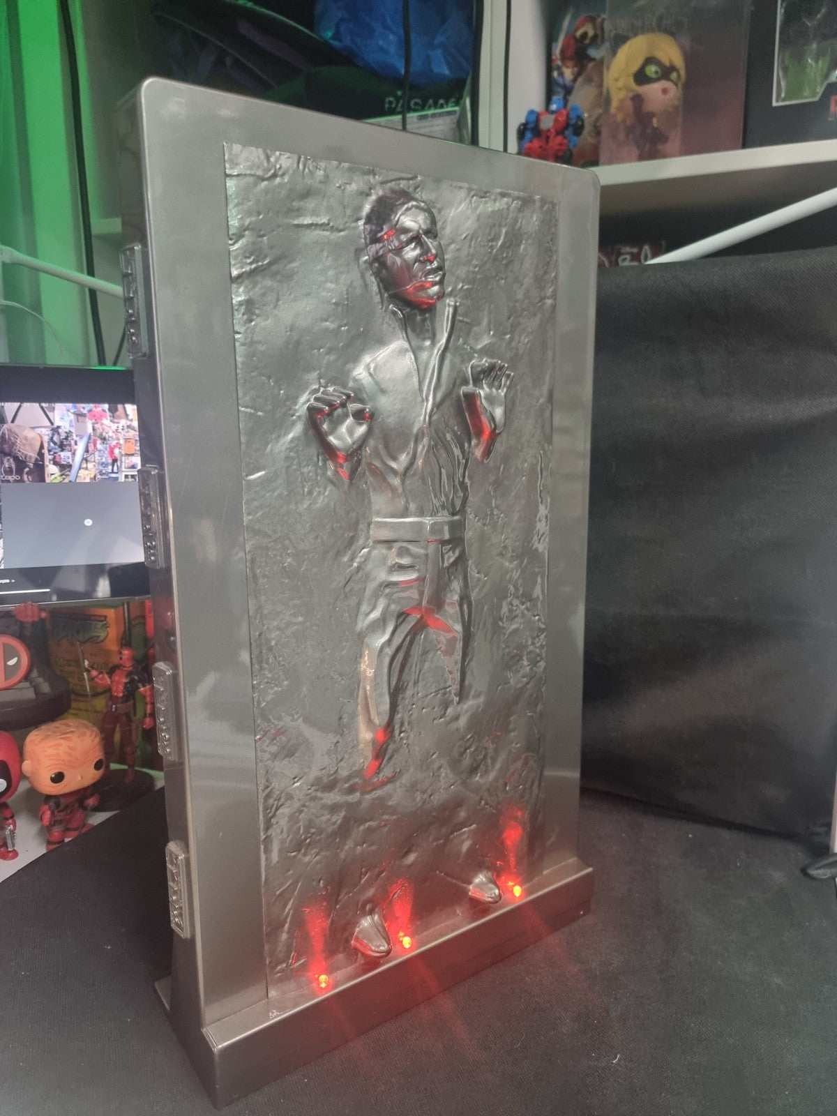 STAR WARS Han Solo Cooler & Warmer Trapped in Carbonite Display
