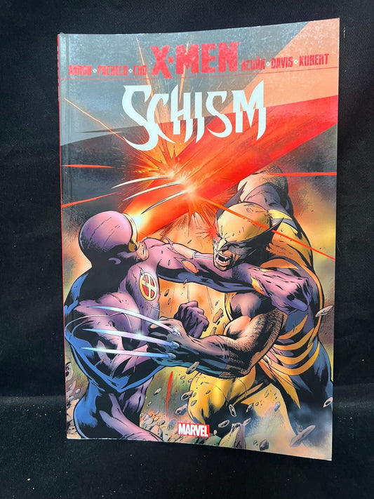 X-Men Schism Paperback TPB Graphic Novel Marvel Comics Aaron Pacheco Cho Kubert