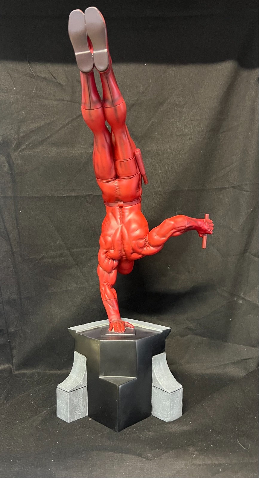 Hard Hero DAREDEVIL Red Costume Statue  348/1000 dare devil
