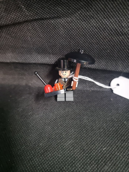 Lego Minifigure DC Batman Series Penguin with umbrella #80