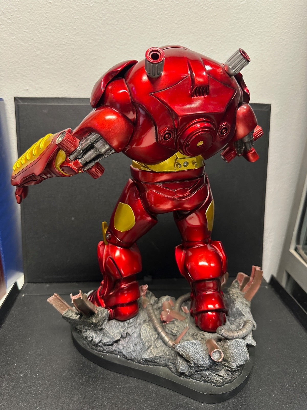 Invincible Iron Man Hulkbuster - Bowen Designs - Marvel Universe 473/1500 Rare
