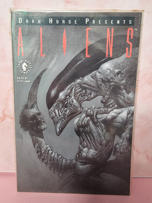 Dark Horse Presents: Aliens Dark Horse Comics!