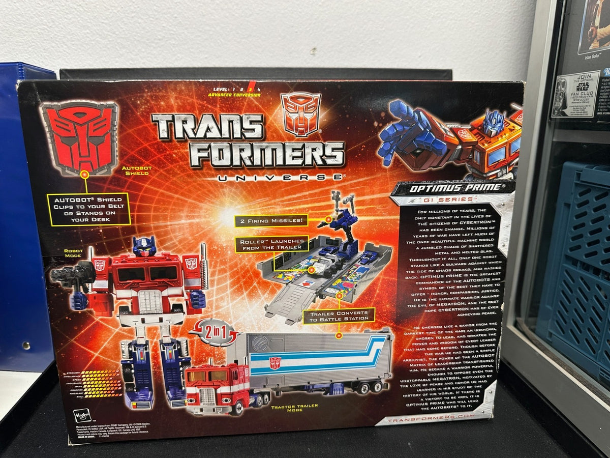 25th Anniversary G1 Optimus Prime Hasbro Transformers Universe Brand New rare