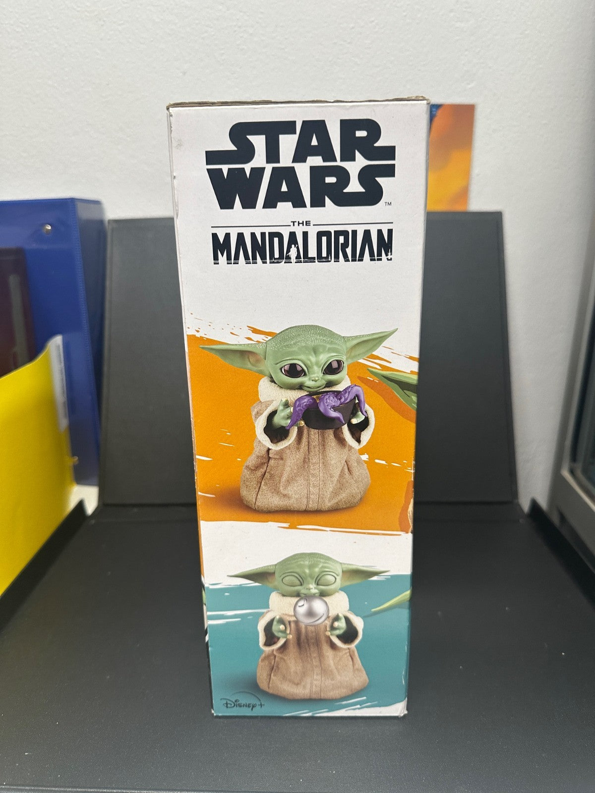 STAR WARS - The Mandalorian Galactic Snackin' Grogu Animatronic Toy